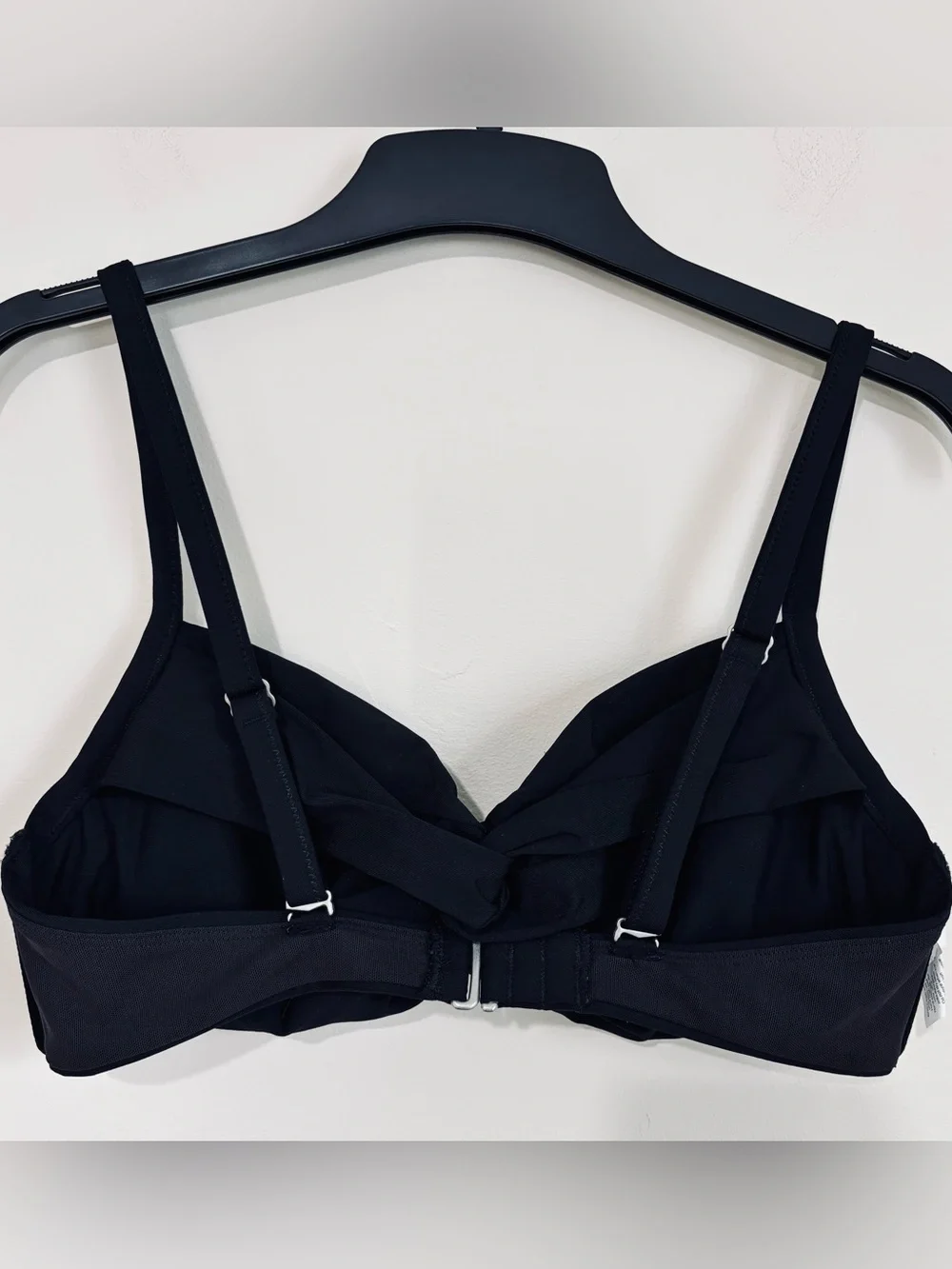 Athleta Hampton Black Twist Front Underwire Padded Beach Swim Bikini Top 34 B/C